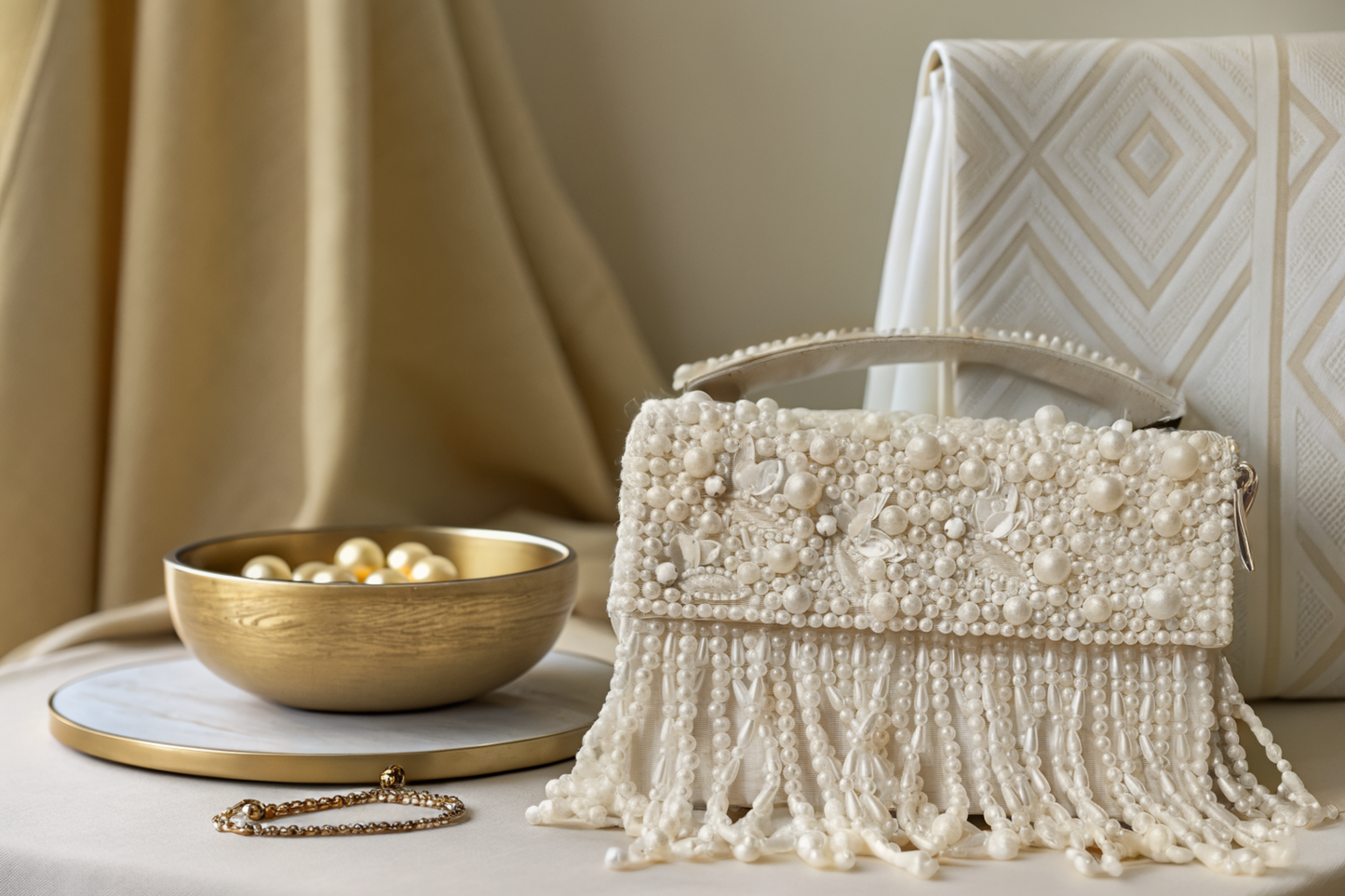 Sundaze Pearl Clutch