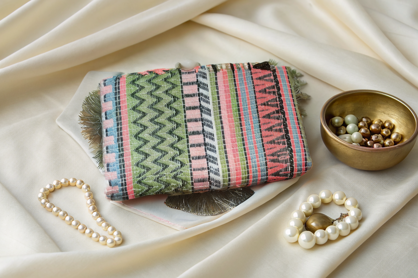 Harvest Nomad Clutch