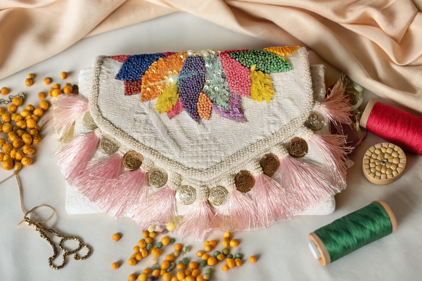 Noor Pearl Clutch