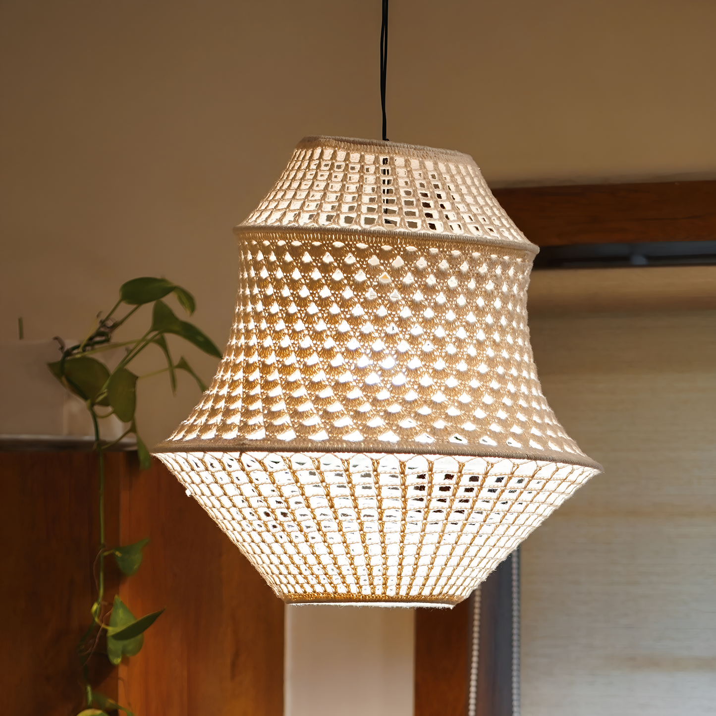Sitara Hand-Crocheted Pendant Lamp