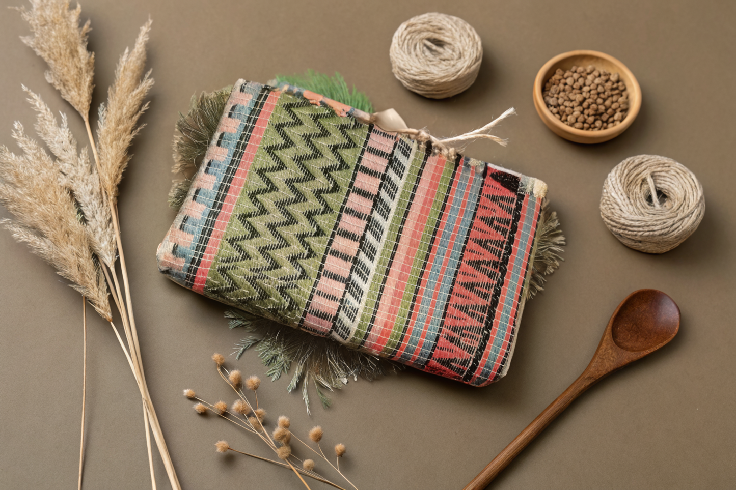 Harvest Nomad Clutch
