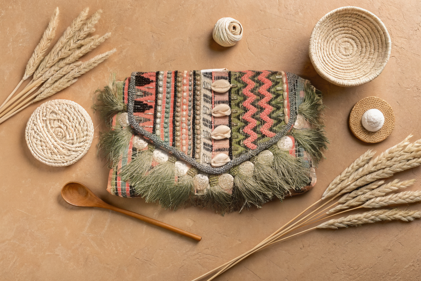 Harvest Nomad Clutch